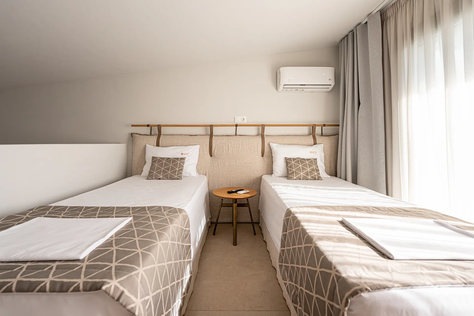 Tiara Holidays - Elegant Maltepe - Duplex Suite - bedroom